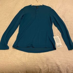 Lululemon shift stitch Henley long sleeve.